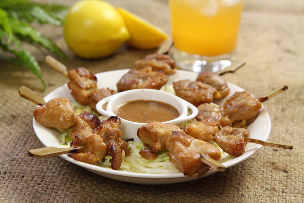 Bật mí cách làm gà xiên nướng kiểu Thái “ngon quên sầu” bằng bếp nướng điện