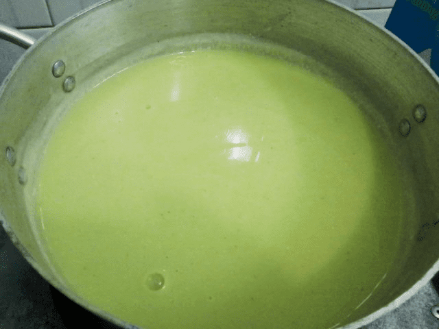 Cách làm chè bơ béo ngậy giải nhiệt mùa hè đơn giản bằng máy xay sinh tố 2