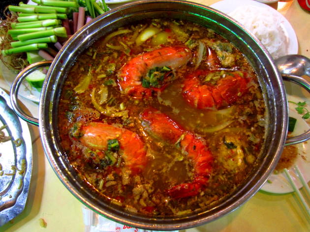 Cách làm lẩu tôm chua cay nhìn là thèm bằng bếp lẩu điện CHÍNH HÃNG SUNHOUSE 2