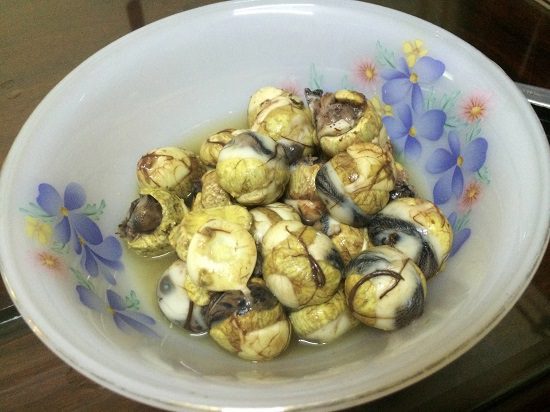 cach-lam-mon-trung-cut-lon-xao-me-dam-vi-sanh-mau1 Cách làm món trứng cút lộn xào me đậm vị, sánh màu 1