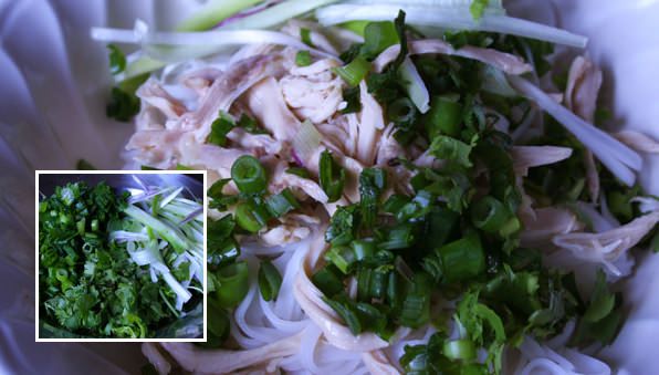 Cách làm phở gà ngon đậm hương vị miền Bắc 3