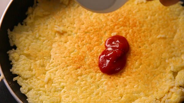 Cách làm pizza chỉ từ 1 bát cơm nguội và chảo chống dính 5