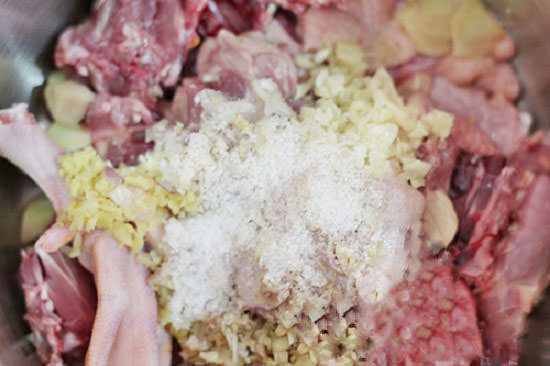 Cách làm vịt om sấu ngon nhất không thể đơn giản hơn 3