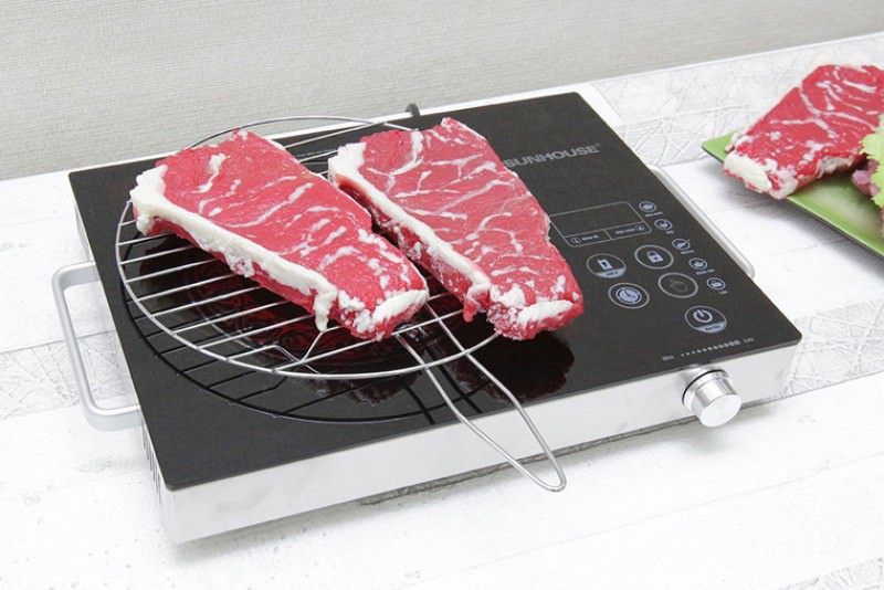 Cách nướng thức ăn bằng vỉ nướng trên bếp hồng ngoại