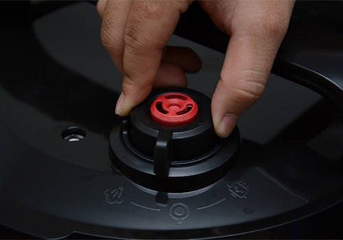 Cẩn trọng xả áp khi sử dụng nồi áp suất đa năng