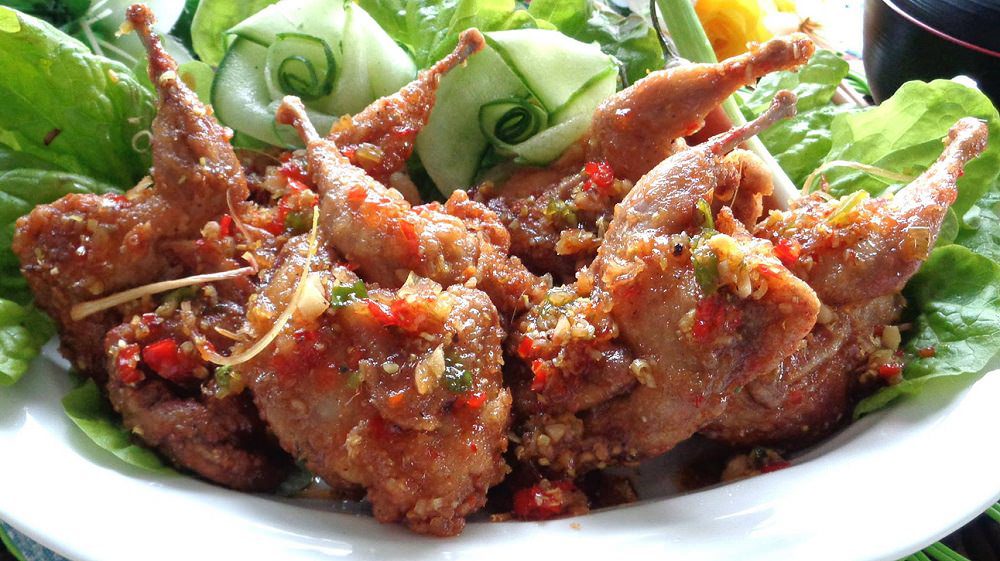 Cách làm chim cút chiên xả ớt ngon cực đỉnh 4