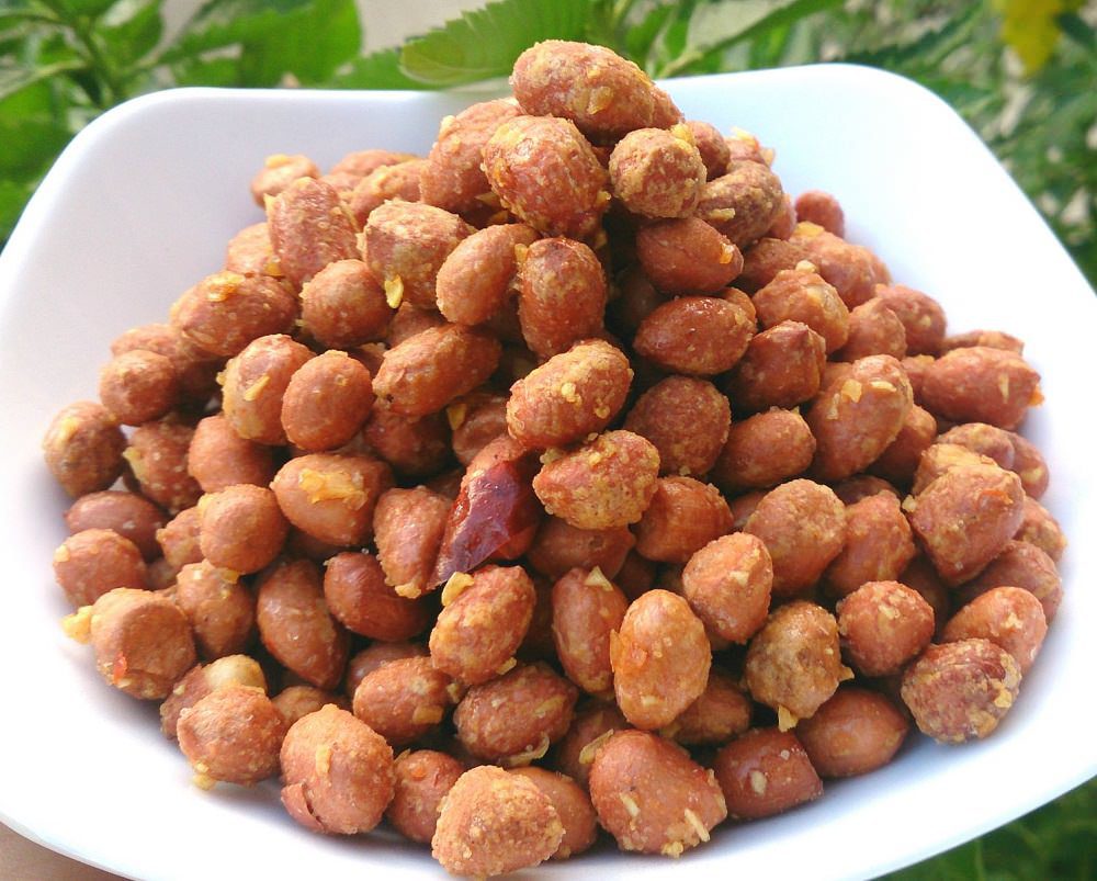 “Đổi vị” cho World Cup với món lạc rang cháy tỏi