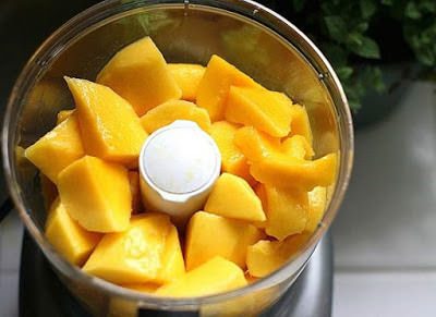 Học cách làm kem xoài sữa chua bằng máy xay sinh tố 2