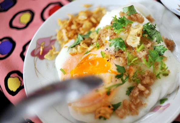 hoc-lom-cach-lam-banh-cuon-trung-lang-son-ngon-nuc-tieng4 Học lỏm cách làm bánh cuốn trứng Lạng Sơn ngon nức tiếng 4