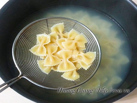 Hướng dẫn cách làm bim bim vị caramel ngon giòn bằng chảo chống dính 1