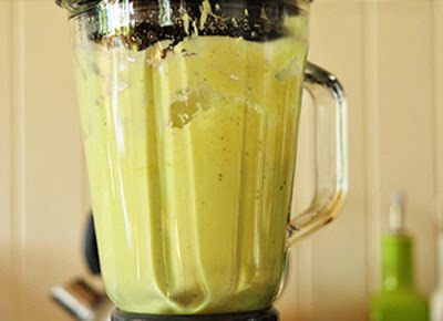 Hướng dẫn cách làm sinh tố bơ sữa thơm ngon, dễ học 4