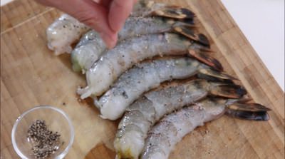 Hướng dẫn cách làm tôm chiên giòn giòn ngon khó cưỡng bằng chảo chống dính 2