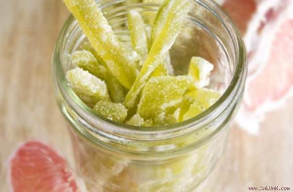 Hướng dẫn làm mứt vỏ bưởi giòn thơm, dễ ăn cho ngày Tết