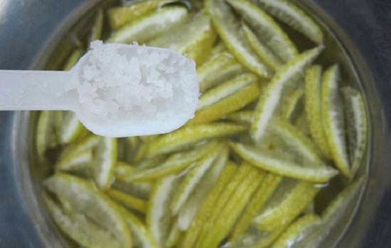 Hướng dẫn làm mứt vỏ bưởi giòn thơm, dễ ăn cho ngày Tết 1