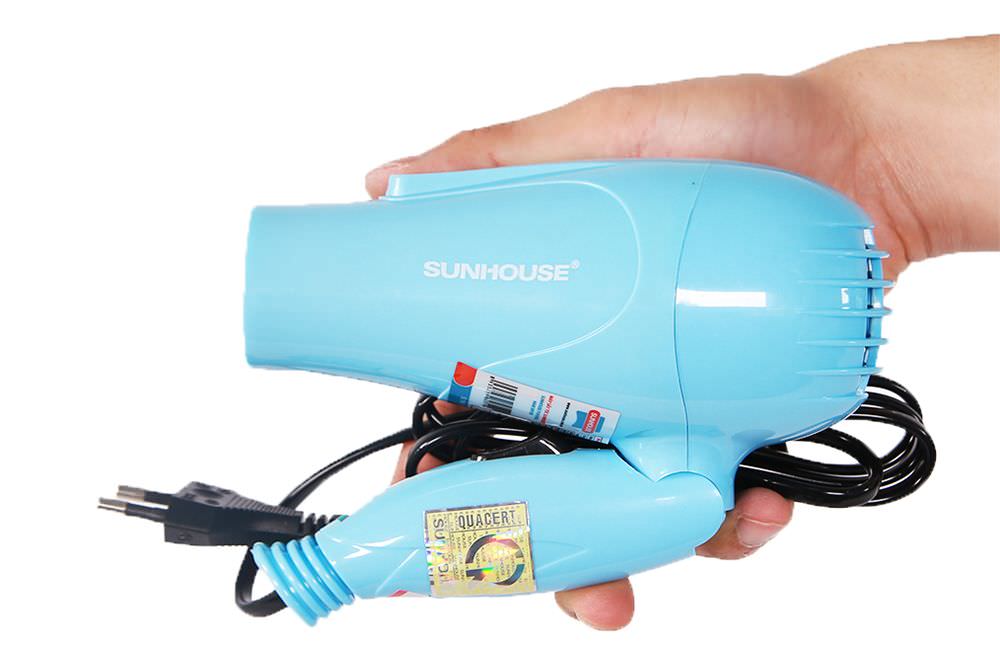 Tạo kiểu tóc xinh mùa đông cùng loại máy sấy tóc phù hợp 010