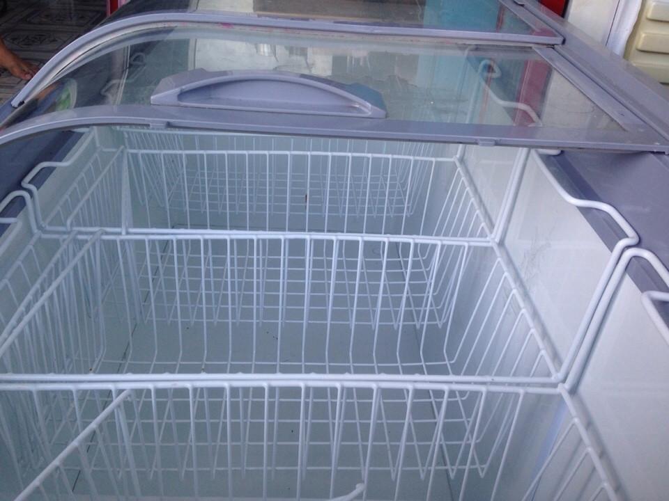 Có nên mua tủ đông mặt kính hay không? 02