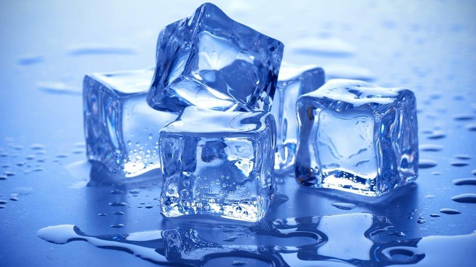 Tủ đông có làm đá được không? 01