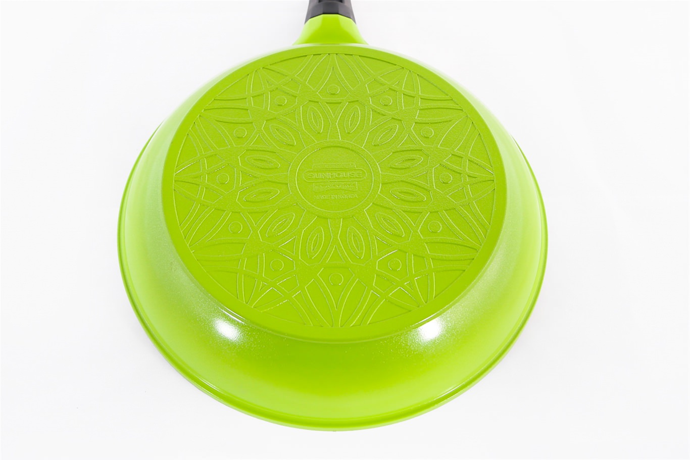 Chảo cong đáy do đâu? Có nên thay chảo khi bị cong đáy? 3