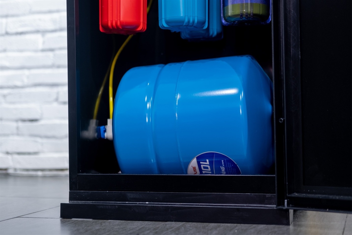 Trên tay máy lọc nước R.O 9 lõi CHÍNH HÃNG SUNHOUSE SHA8817KP 4