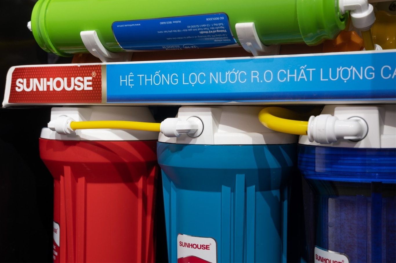 Trên tay máy lọc nước R.O 9 lõi CHÍNH HÃNG SUNHOUSE SHA8817KP 11