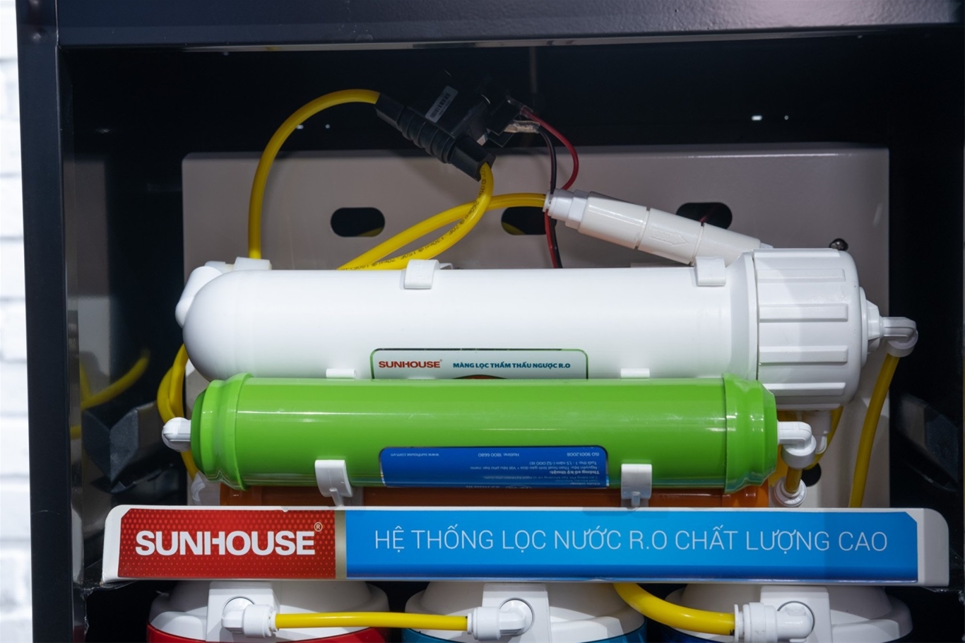 Trên tay máy lọc nước R.O 9 lõi CHÍNH HÃNG SUNHOUSE SHA8817KP 12