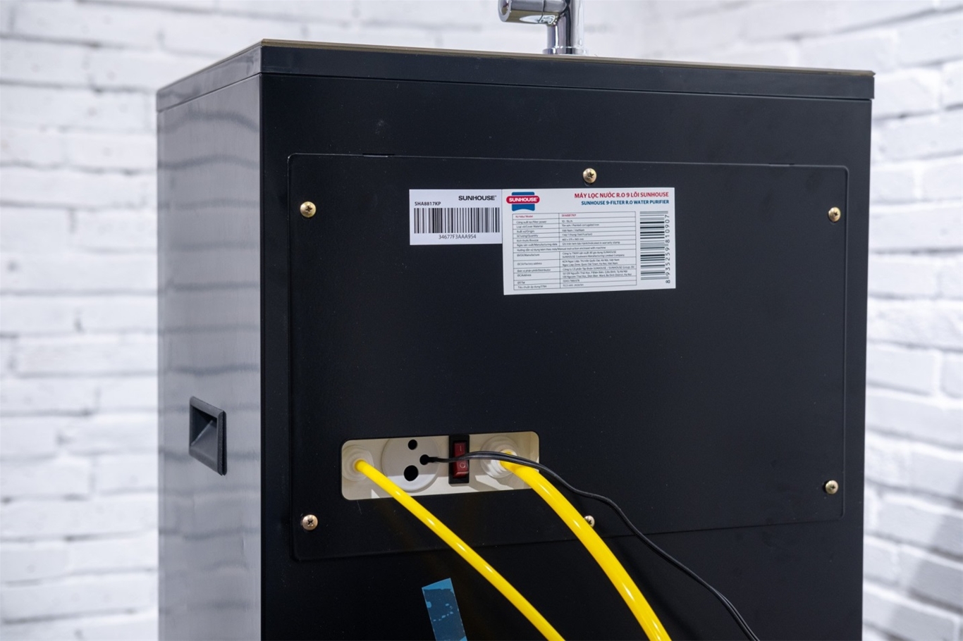 Trên tay máy lọc nước R.O 9 lõi CHÍNH HÃNG SUNHOUSE SHA8817KP 14