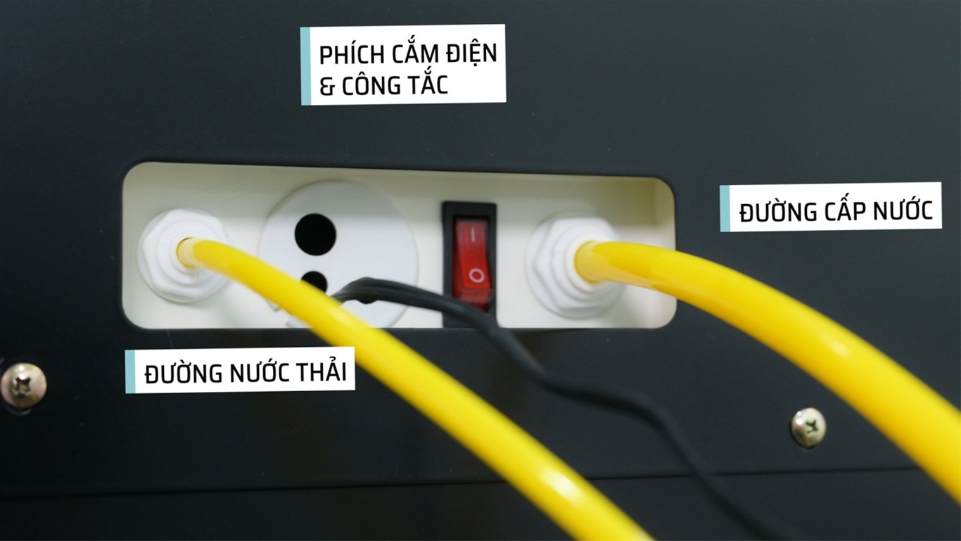 Trên tay máy lọc nước R.O 9 lõi CHÍNH HÃNG SUNHOUSE SHA8817KP 15