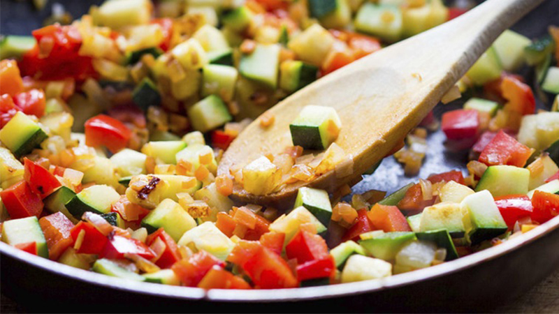 MÁCH BẠN CÁCH DÙNG CHẢO CHỐNG DÍNH ĐÚNG CÁCH NGAY TỪ HÔM NAY 2