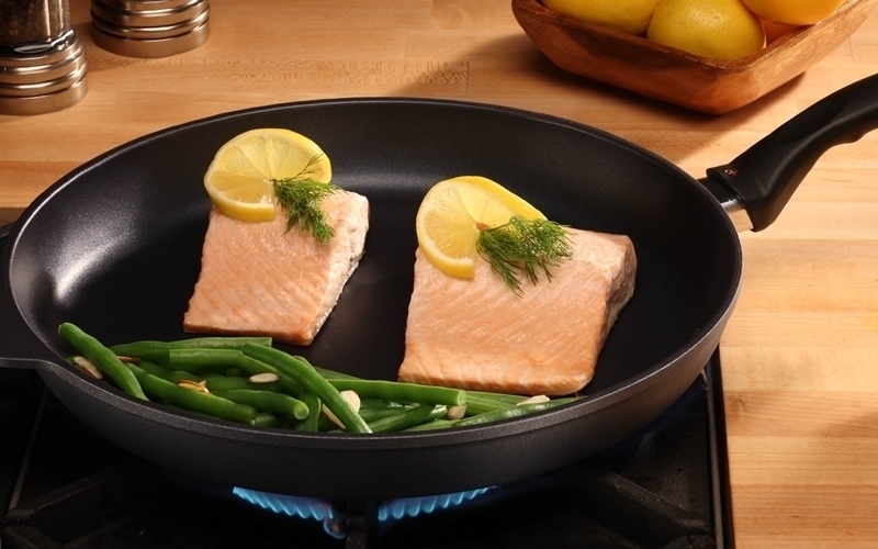 MÁCH BẠN CÁCH DÙNG CHẢO CHỐNG DÍNH ĐÚNG CÁCH NGAY TỪ HÔM NAY 5