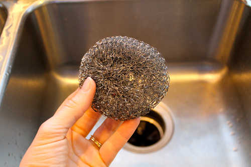 MỘT TRONG CÁC CÁCH ĐỂ BẾP TỪ HOẠT ĐỘNG HIỆU QUẢ VÀ BỀN NHẤT: THƯỜNG XUYÊN VỆ SINH BẾP 2