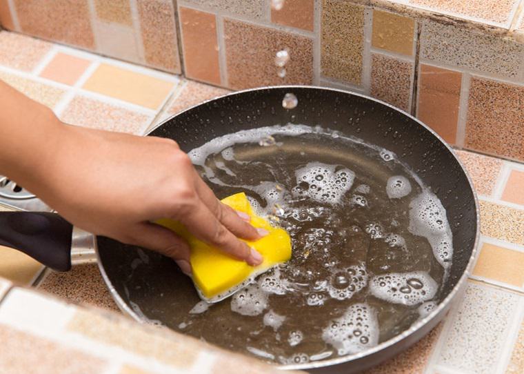 Làm thế nào để bảo quản chảo chống dính như mới?