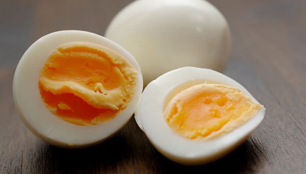 Mẹo luộc trứng không cần nước nhanh không tưởng