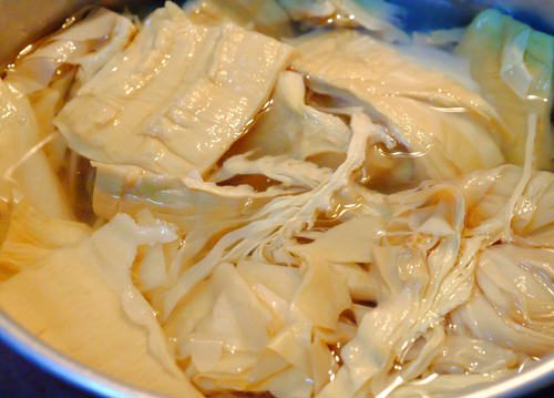 Nấu canh măng ngon cho ngày Tết thêm ấm áp 1