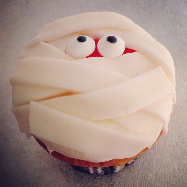 Những chiếc cupcake đậm chất Halloween cho bé yêu 3
