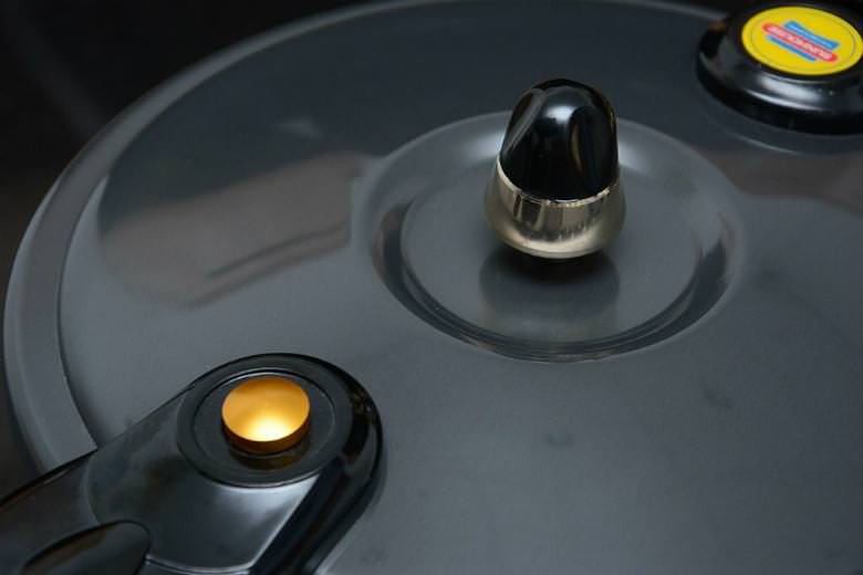 Nồi áp suất cơ - Trợ thủ đắc lực cho các bà nội trợ