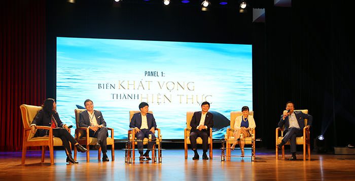 Shark Phú truyền lửa cho khát vọng khởi nghiệp của các bạn sinh viên