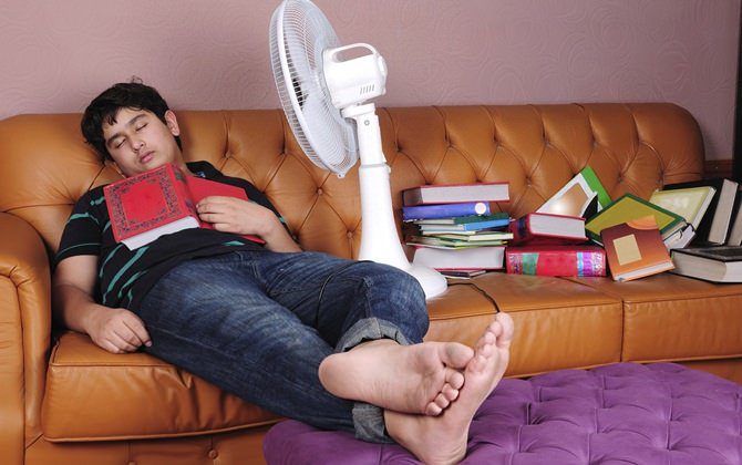 Tại sao để quạt chiếu thẳng vào người có thể gây nguy hiểm sức khỏe? 2