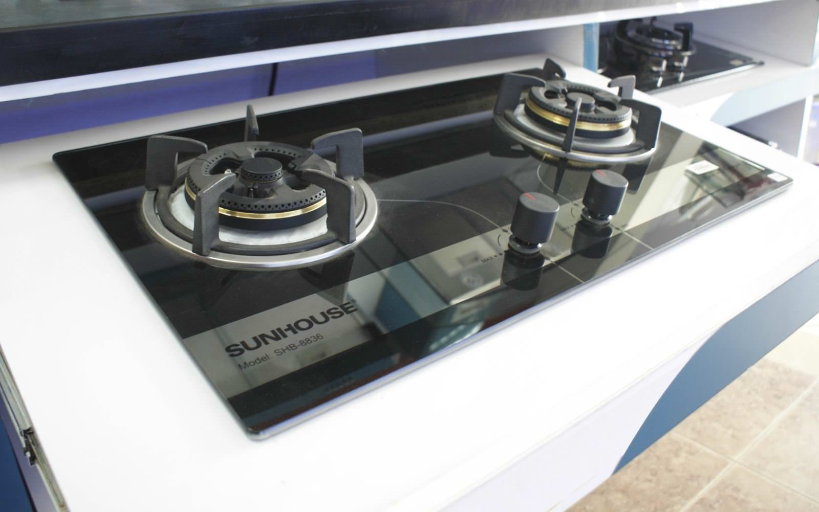 Tìm hiểu chi tiết bếp gas âm cao cấp Sunhouse SHB8836